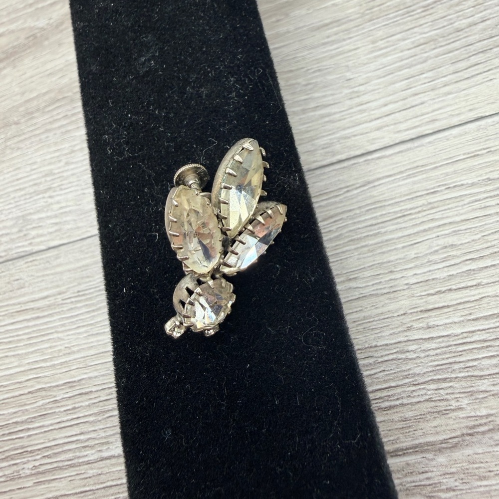 Elegant Silver Tone Crystal‎ Brooch